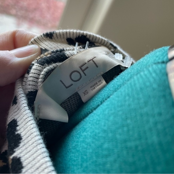 Loft Leopard Print Short Puff Sleeve Sweater Top - Picture 5 of 8